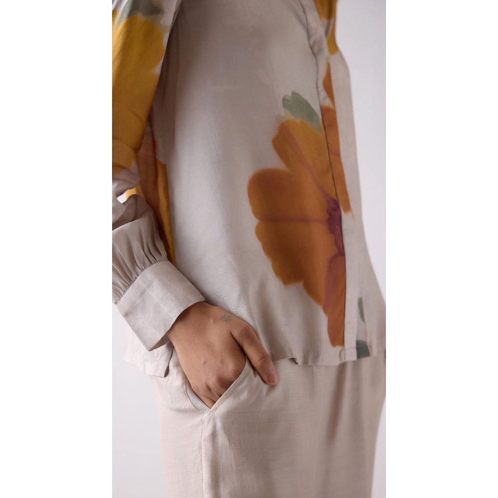 Basanti Kapde aur Koffee Grey Muslin Printed Shirt