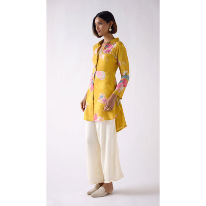 Basanti Kapde aur Koffee Mustard Muslin Floral Printed Shirt