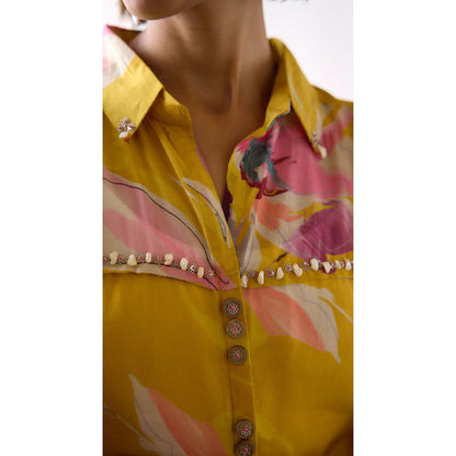 Basanti Kapde aur Koffee Mustard Muslin Floral Printed Shirt