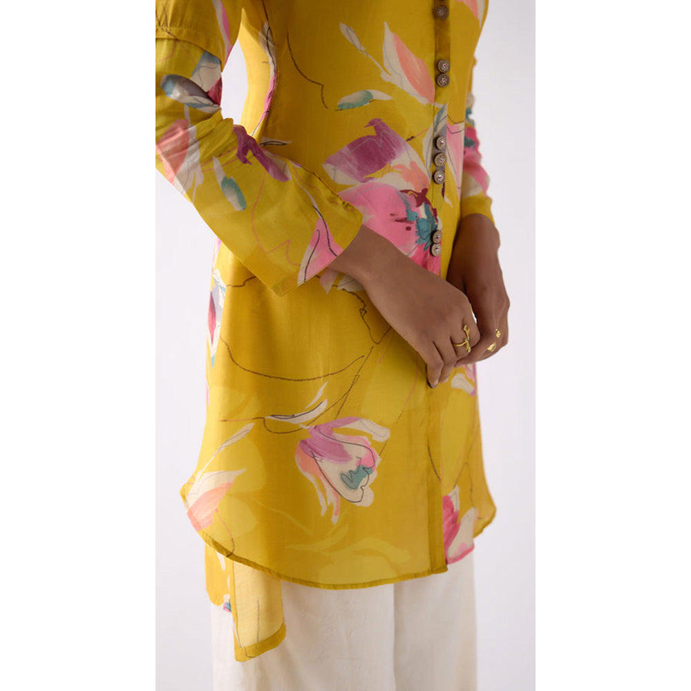 Basanti Kapde aur Koffee Mustard Muslin Floral Printed Shirt