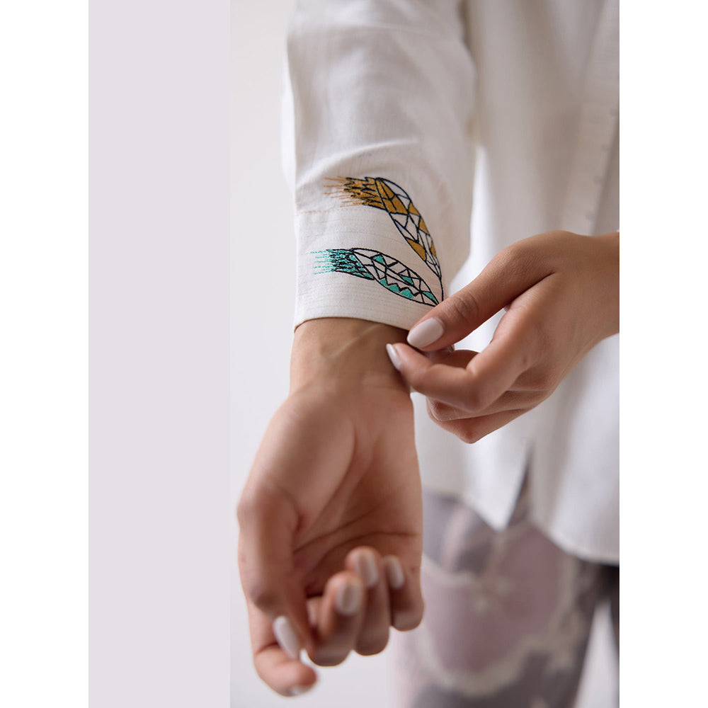 Basanti Kapde aur Koffee Ivory Cotton Blend Shirt