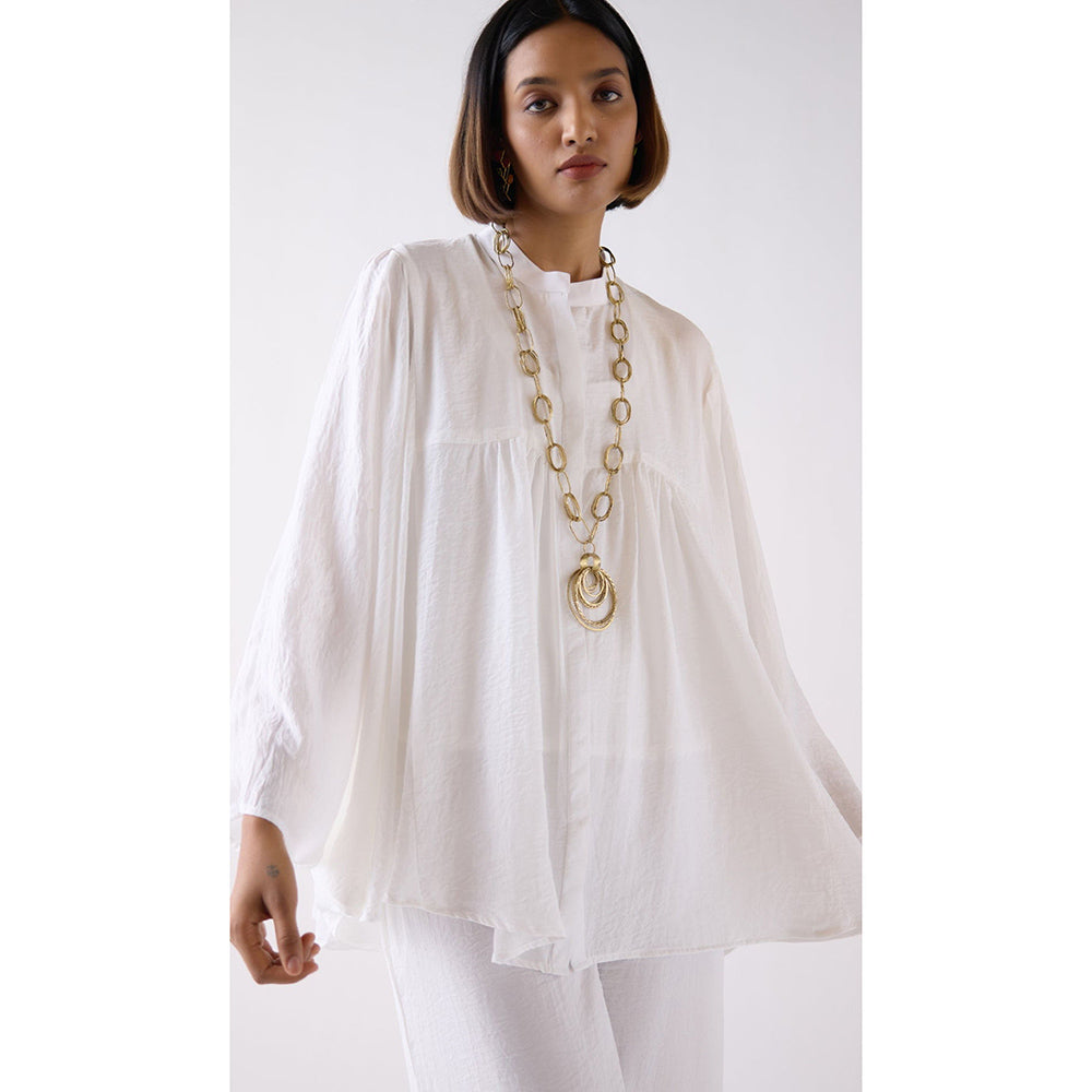 Basanti Kapde aur Koffee Ivory Crushed Satin Top With Mala