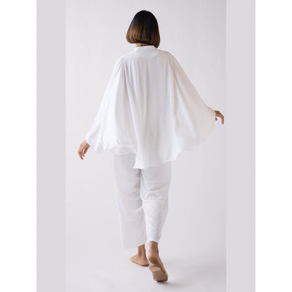 Basanti Kapde aur Koffee Ivory Crushed Satin Top With Mala