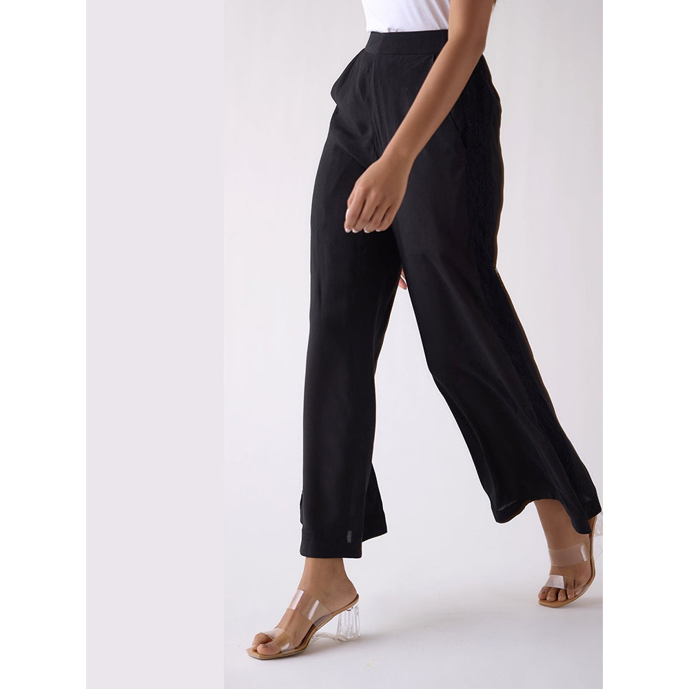 Basanti Kapde aur Koffee Black Wide-Leg Flared Pant