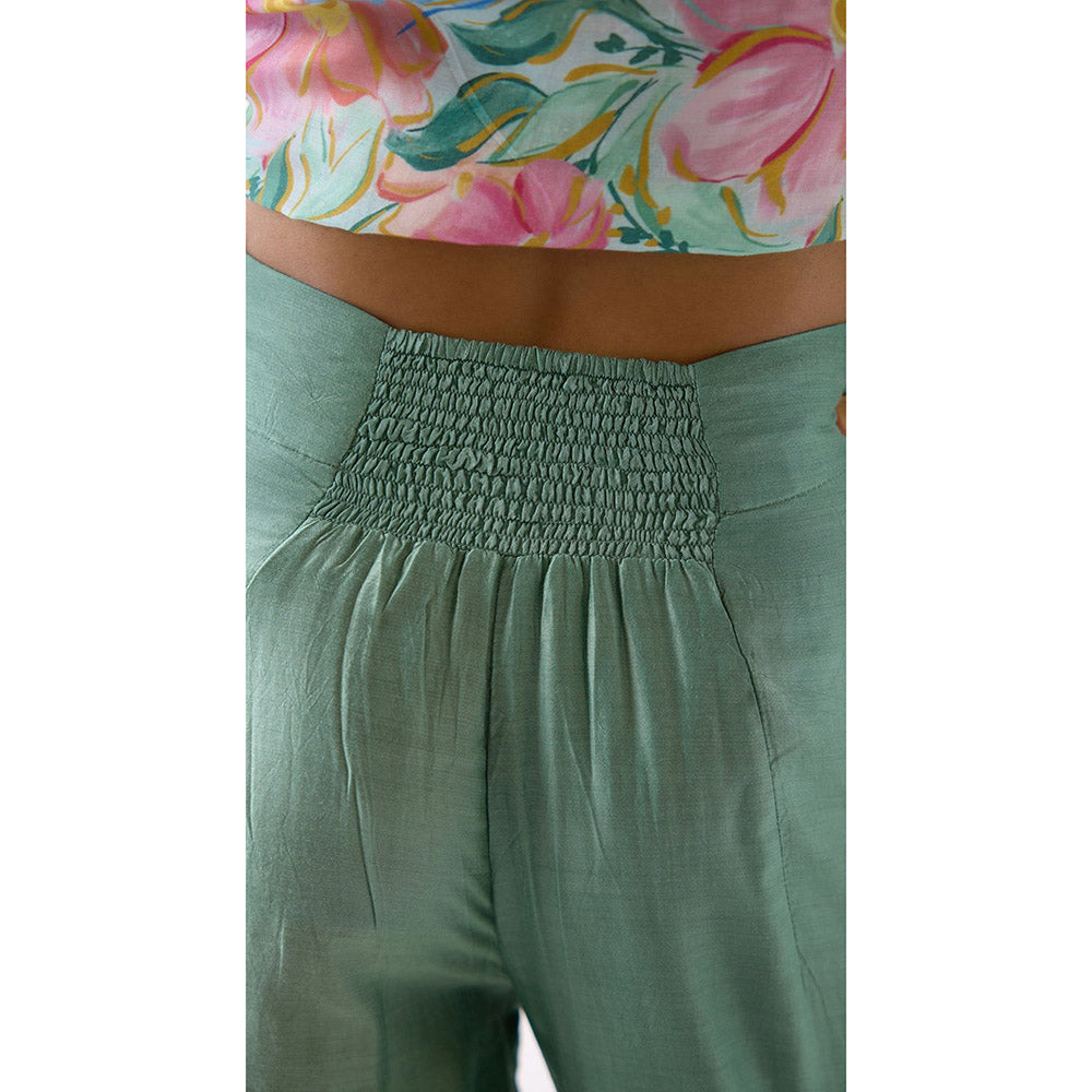 Basanti Kapde aur Koffee Green Straight-Fit Pant
