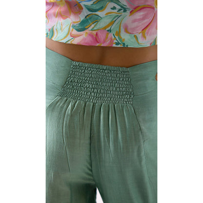 Basanti Kapde aur Koffee Green Straight-Fit Pant