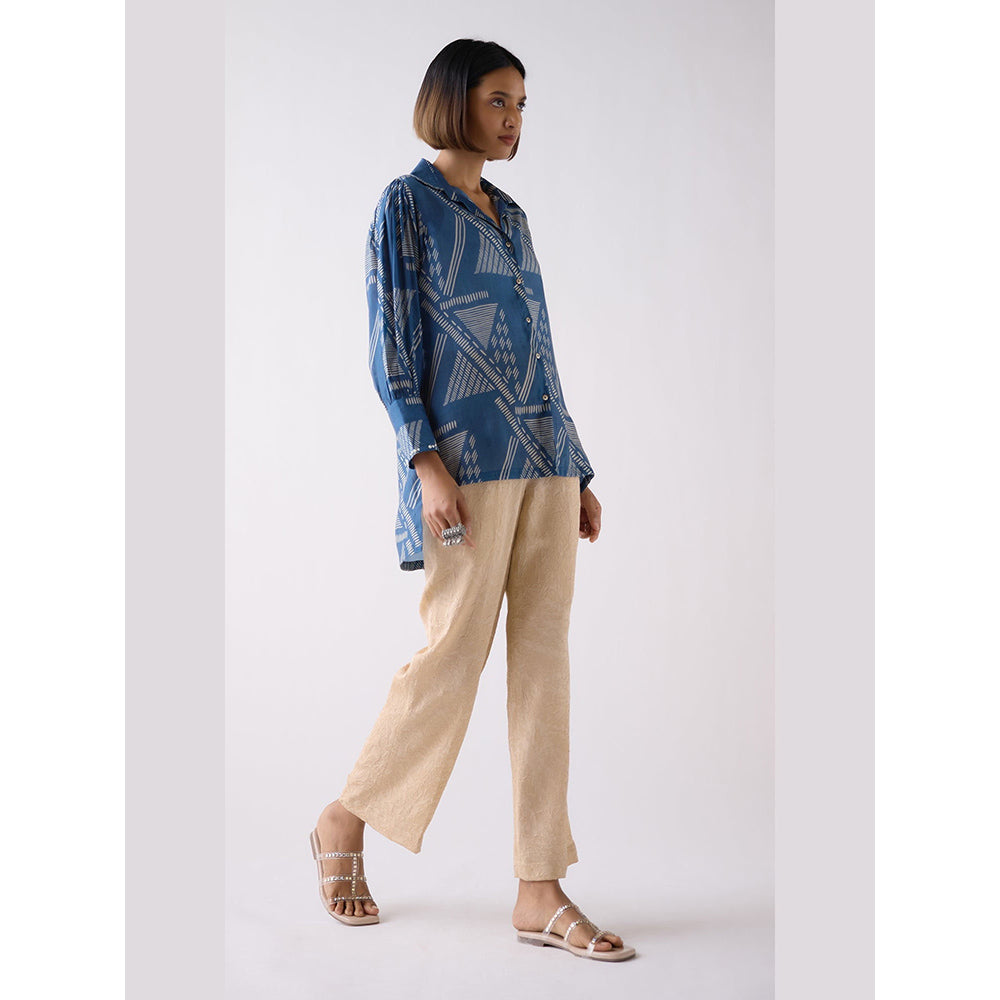 Basanti Kapde aur Koffee Blue Muslin Abstract Print Shirt