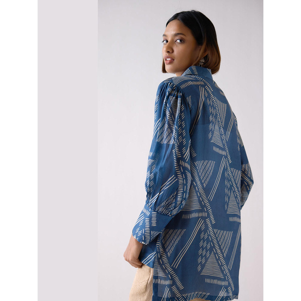 Basanti Kapde aur Koffee Blue Muslin Abstract Print Shirt