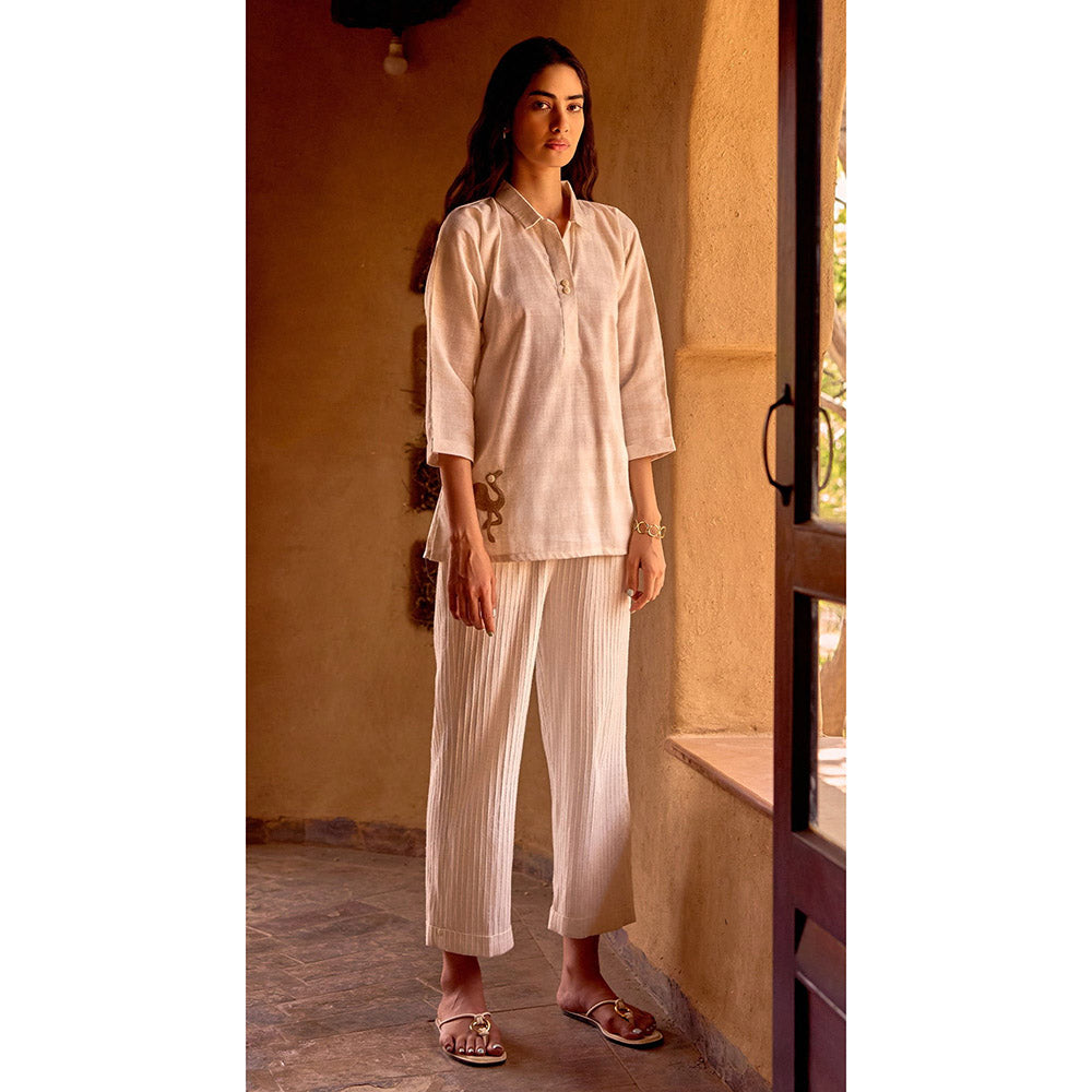 Basanti Kapde aur Koffee Ivory Cotton Jacquard Checks Top
