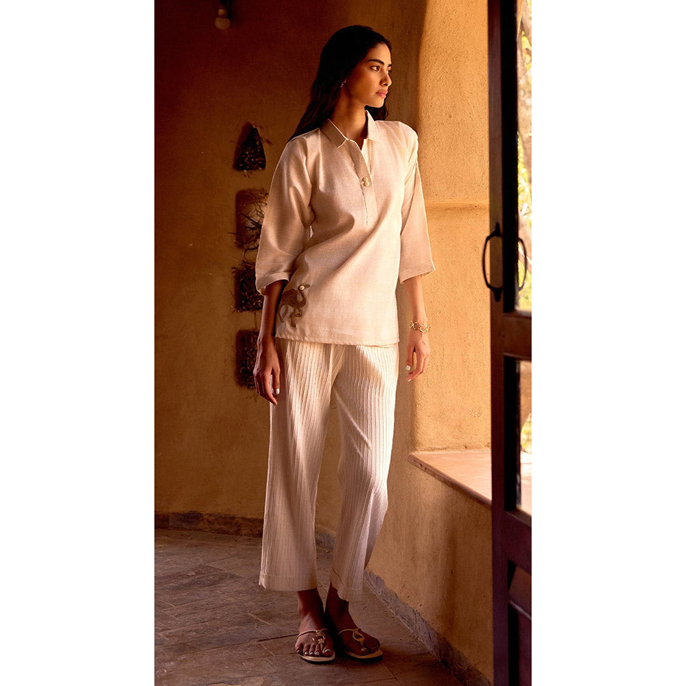 Basanti Kapde aur Koffee Ivory Cotton Jacquard Checks Top