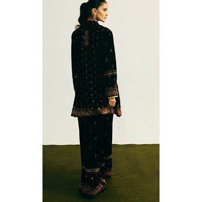 Basanti Kapde aur Koffee Black Velvet Embroidered Kurta with Pant