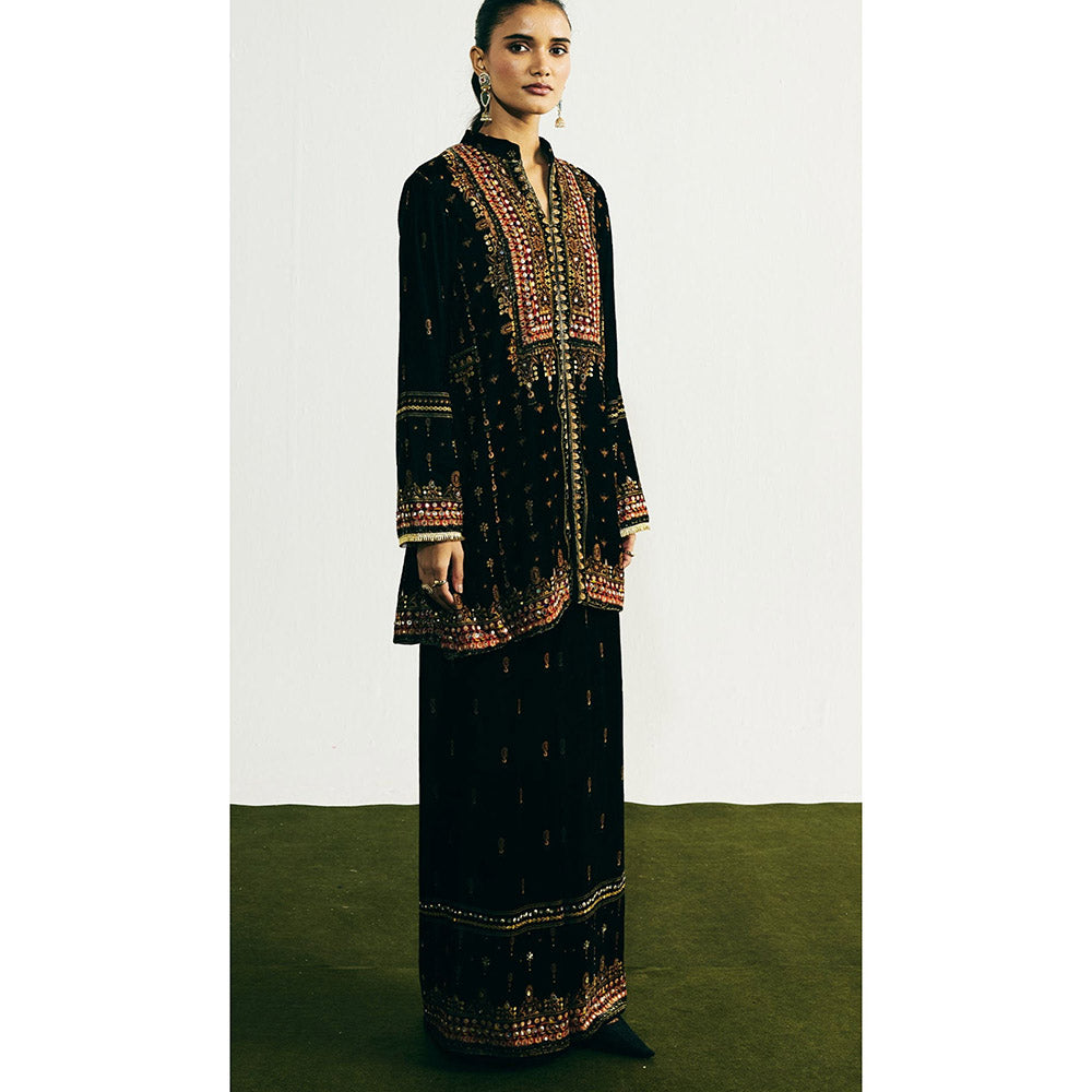 Basanti Kapde aur Koffee Black Velvet Embroidered Kurta with Pant