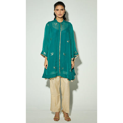 Basanti Kapde aur Koffee The Peacock Embroidered Royale Kurta with Pant