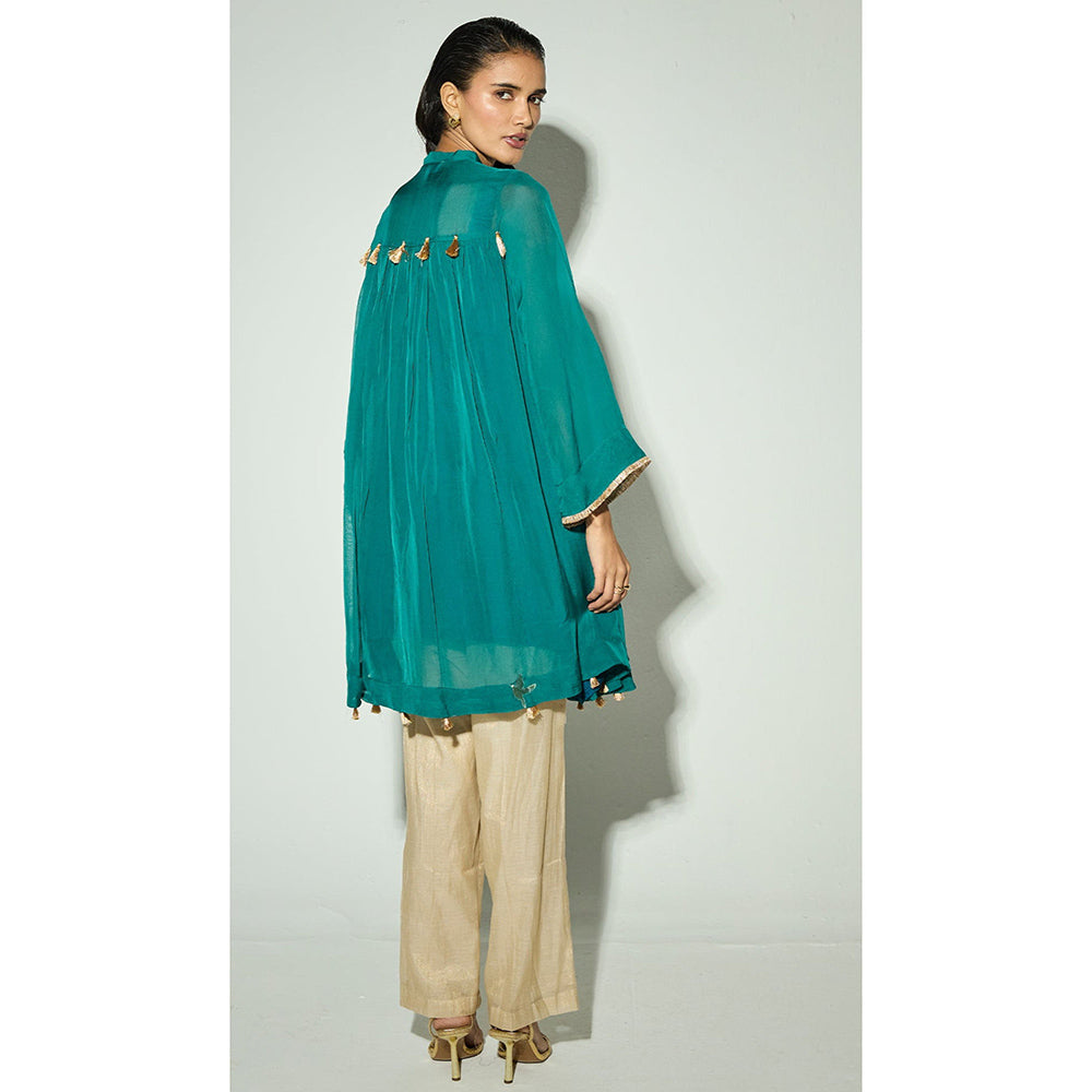 Basanti Kapde aur Koffee The Peacock Embroidered Royale Kurta with Pant