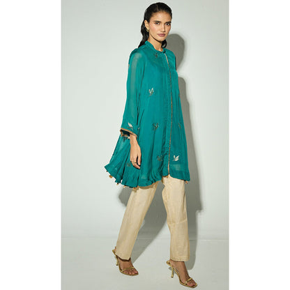 Basanti Kapde aur Koffee The Peacock Embroidered Royale Kurta with Pant