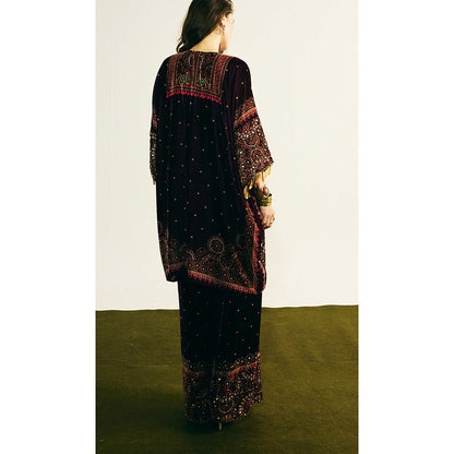Basanti Kapde aur Koffee Wine Velvet Embroidered Kurta with Pant
