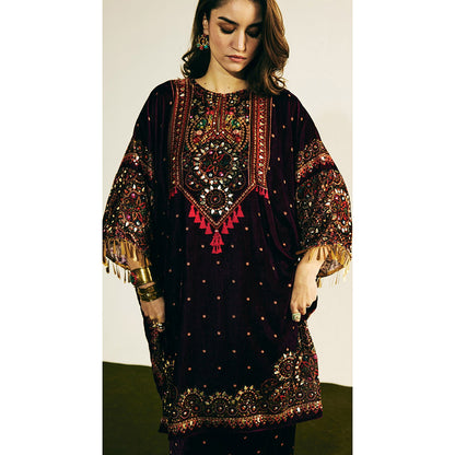 Basanti Kapde aur Koffee Wine Velvet Embroidered Kurta with Pant
