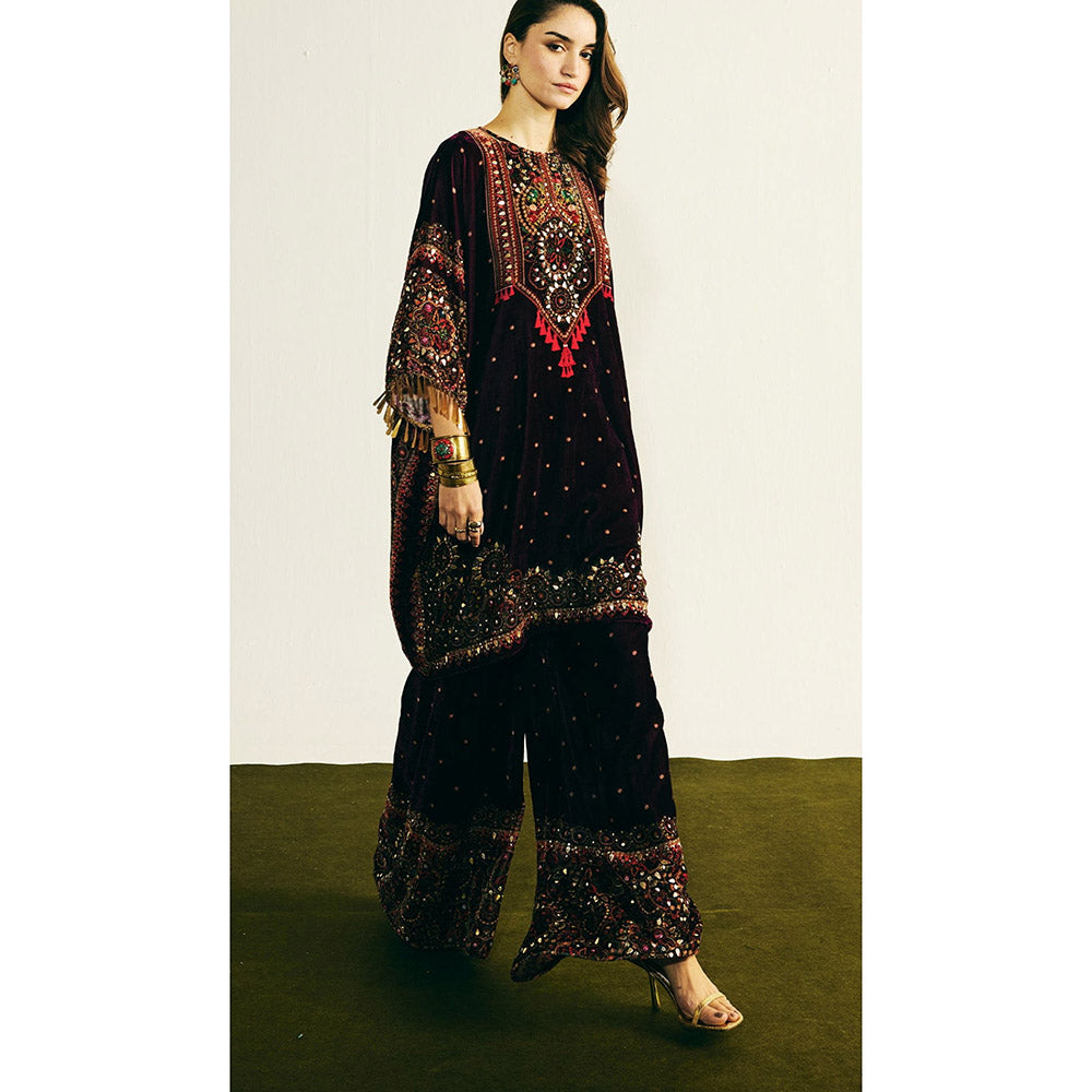 Basanti Kapde aur Koffee Wine Velvet Embroidered Kurta with Pant