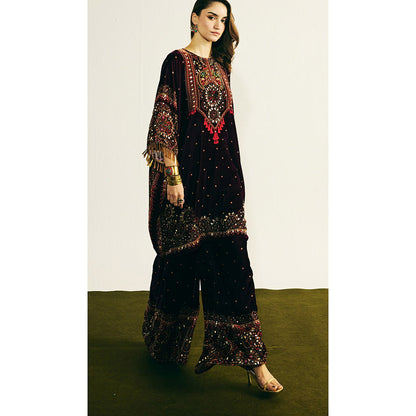 Basanti Kapde aur Koffee Wine Velvet Embroidered Kurta with Pant