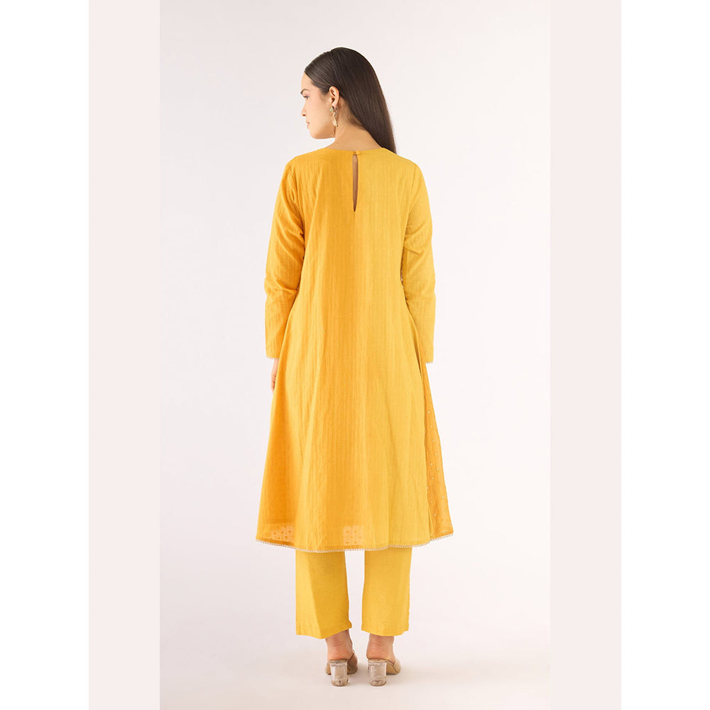 Basanti Kapde aur Koffee Yellow Cotton Silk Embroidered Kurta with Pant