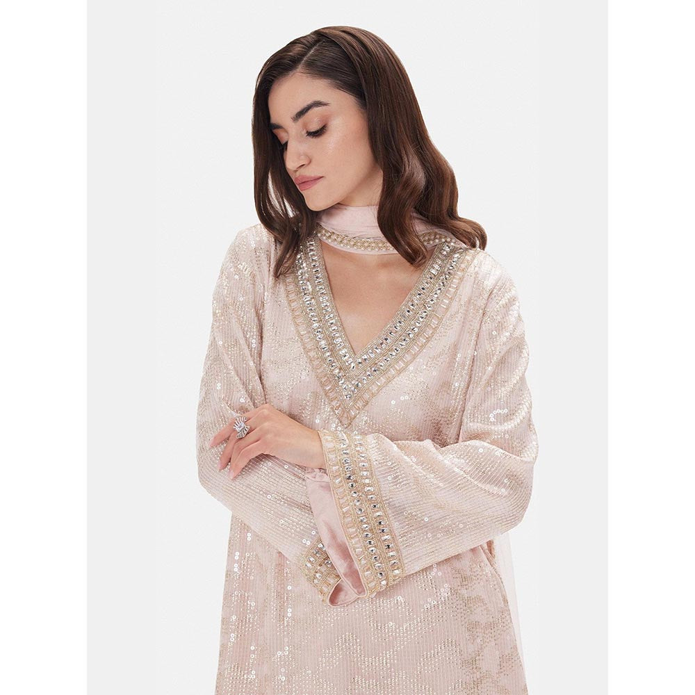 Basanti Kapde aur Koffee The Rose Shimmer Kurta with Pant and Dupatta