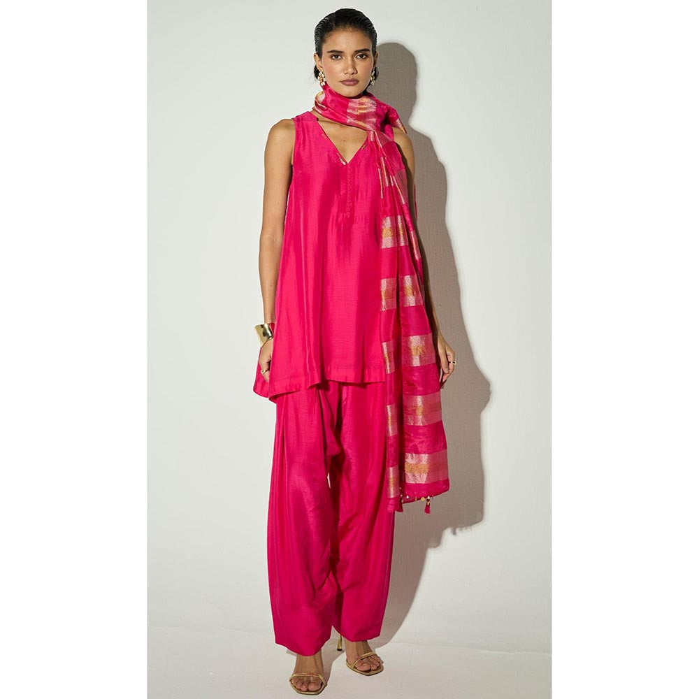 Basanti Kapde aur Koffee The Solar Cerise Kurta with Palazzo and Dupatta