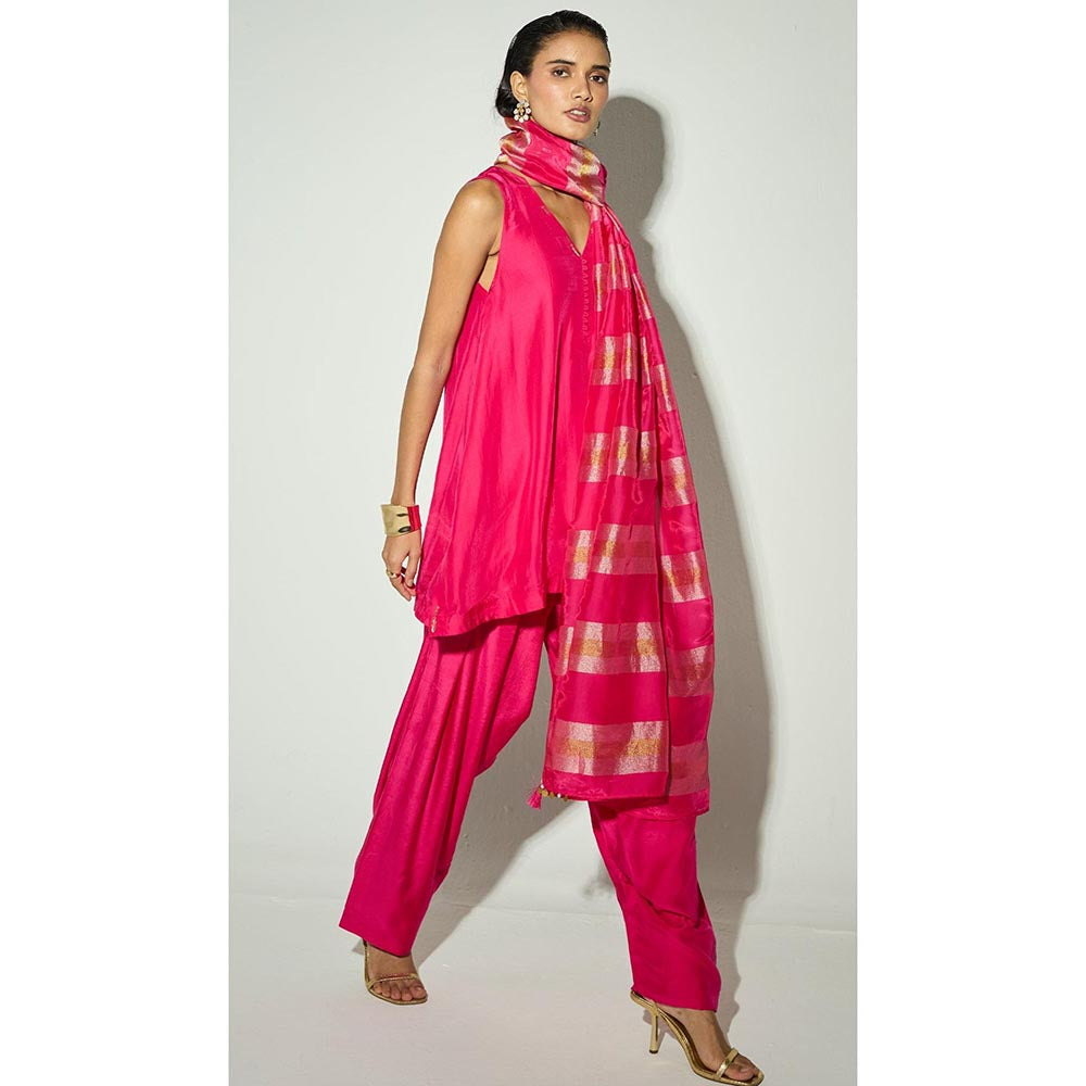 Basanti Kapde aur Koffee The Solar Cerise Kurta with Palazzo and Dupatta