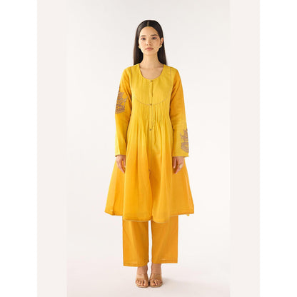 Basanti Kapde aur Koffee Yellow Chanderi Embroidered Kurta with Pant