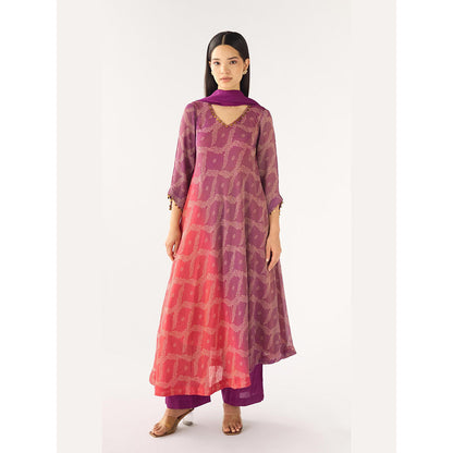 Basanti Kapde aur Koffee Pink Tissue Embellished Kurta And Pant With Dupatta