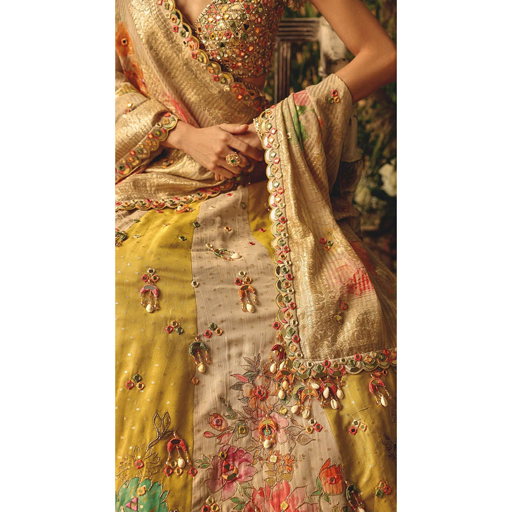 Basanti Kapde aur Koffee The Basanti Amaltas Lehenga And Stitched Blouse With Dupatta