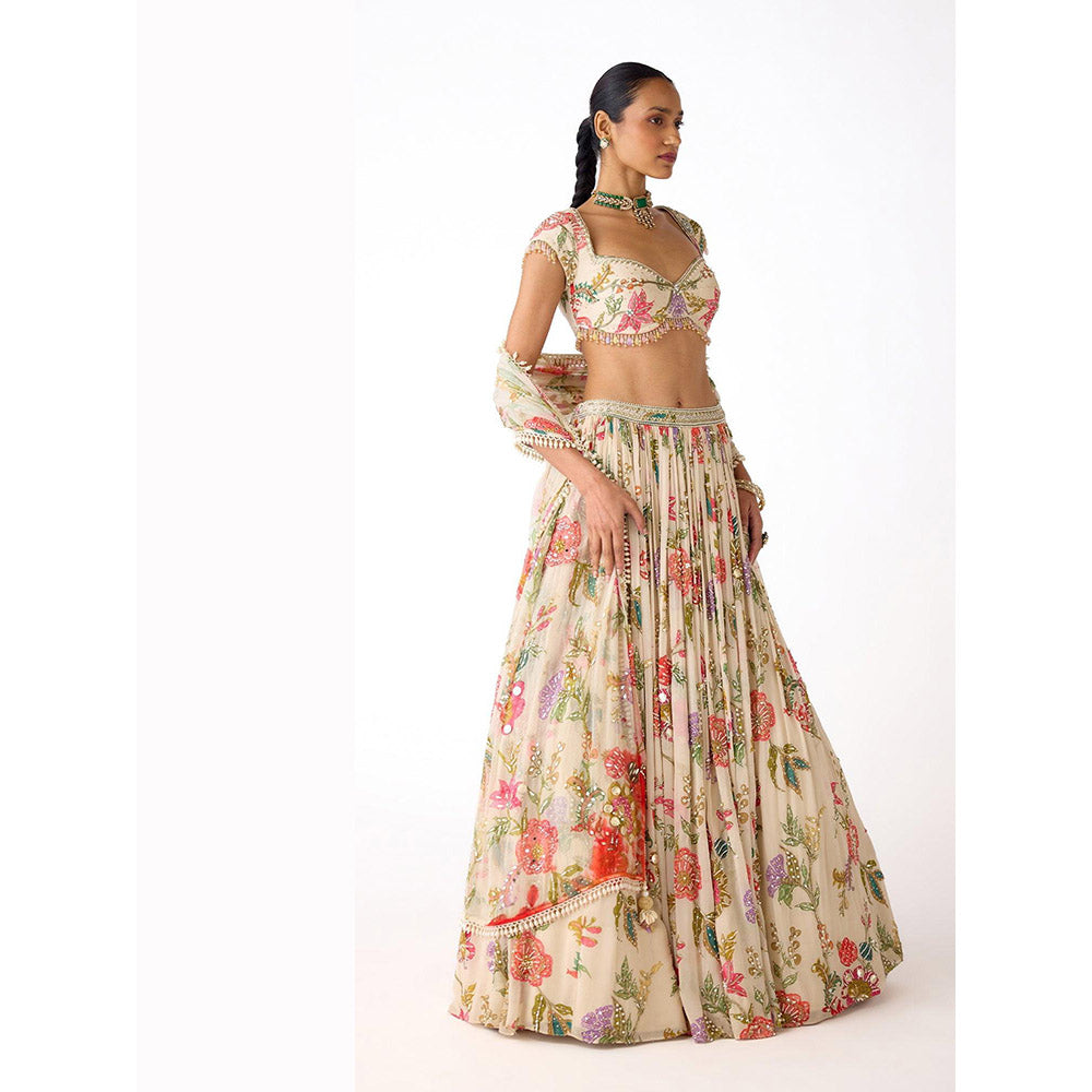 Basanti Kapde aur Koffee The Bloom Ivory Lehenga And Stitched Blouse With Dupatta