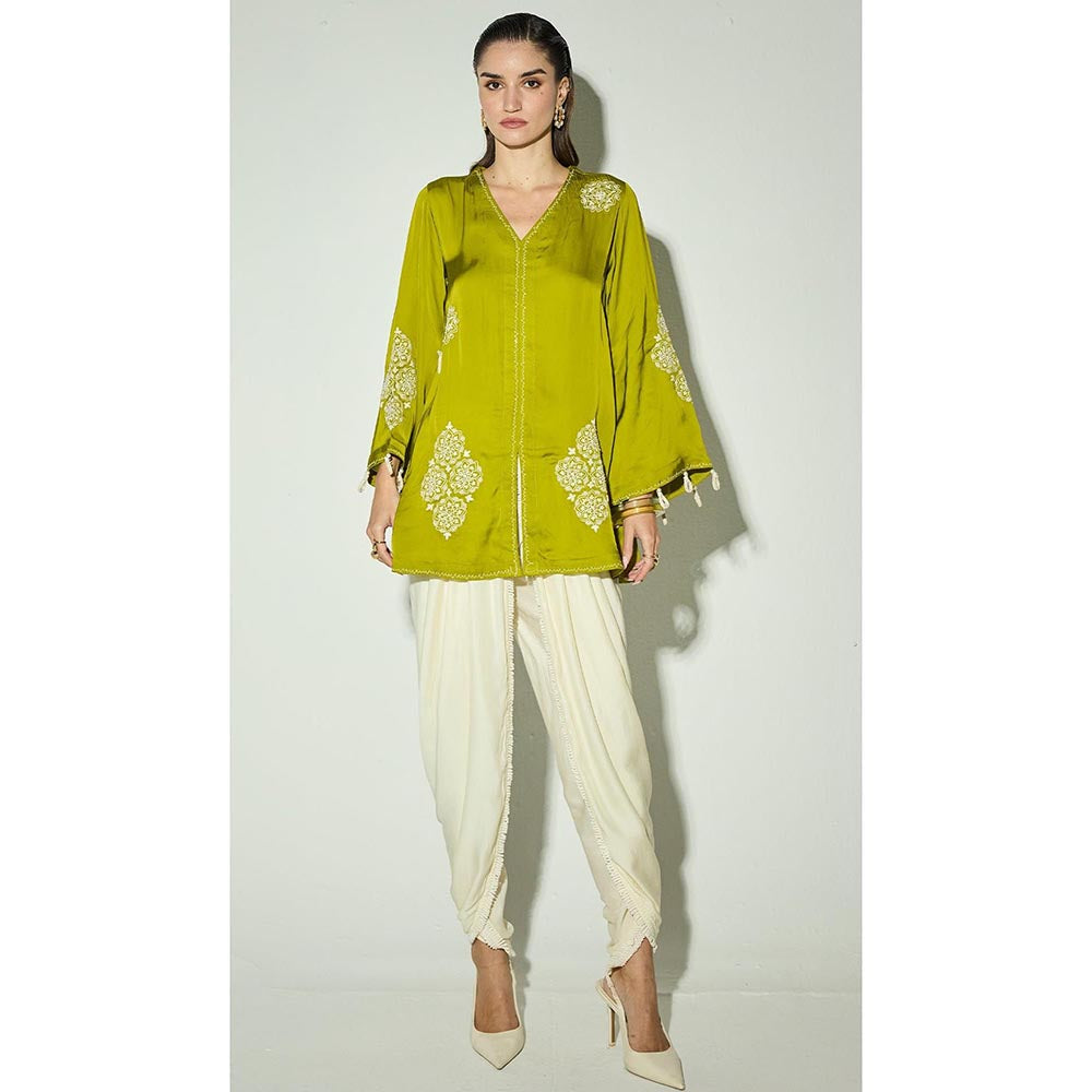 Basanti Kapde aur Koffee The Willow Leaf Embroidered Co-Ord Set