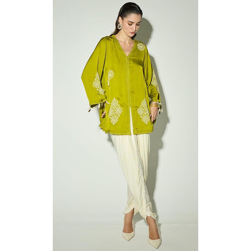Basanti Kapde aur Koffee The Willow Leaf Embroidered Co-Ord Set