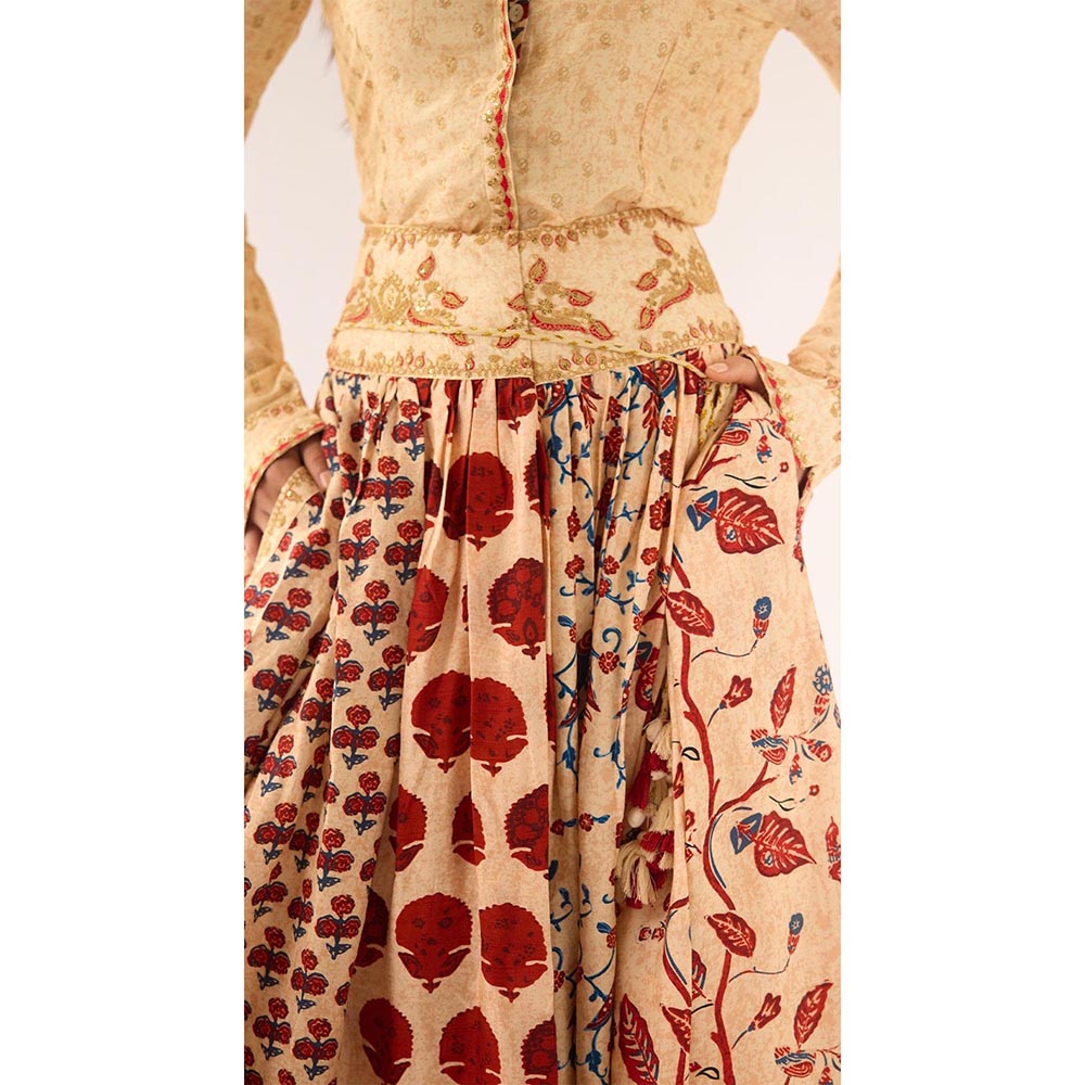 Basanti Kapde aur Koffee Multi-Color Raw Silk Embroidered Skirt Set