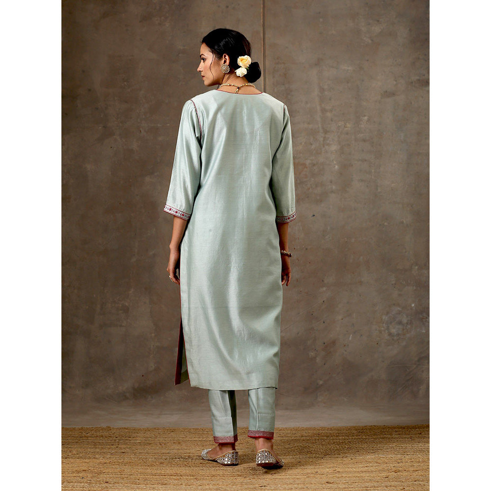 Bbaawri Green Hand Embroidered Chanderi Silk Kurta with Pant & Dupatta (Set of 3)