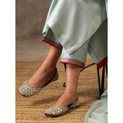 Bbaawri Green Hand Embroidered Chanderi Silk Kurta with Pant & Dupatta (Set of 3)