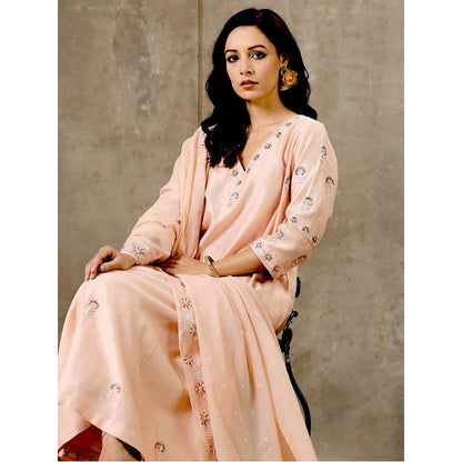 Bbaawri Peach Color Hand Embroidered Chanderi Silk Kurta with Pant & Dupatta (Set of 3)