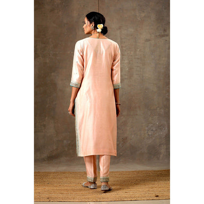 Bbaawri Peach Green Hand Embroidered Chanderi Silk Kurta with Pant & Dupatta (Set of 3)