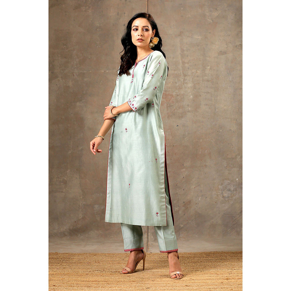 Bbaawri Sage Green Pink Hand Embroidered Chanderi Silk Kurta with Pant & Dupatta (Set of 3)