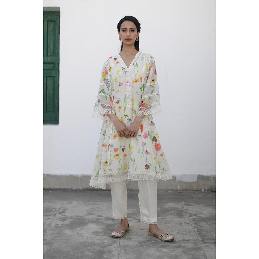 Begum Pret Azra Ivory Kurta (Set of 3)