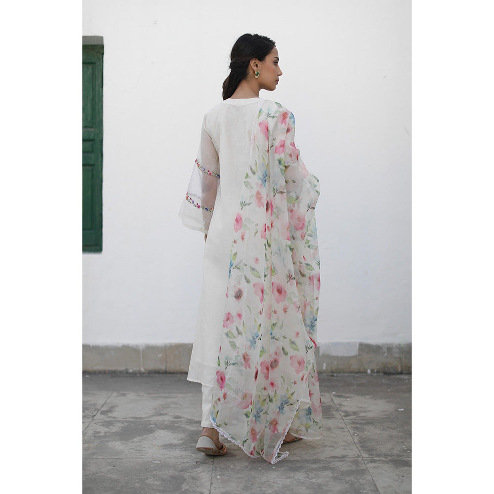 Begum Pret Shikaara Ivory Kurta (Set of 4)