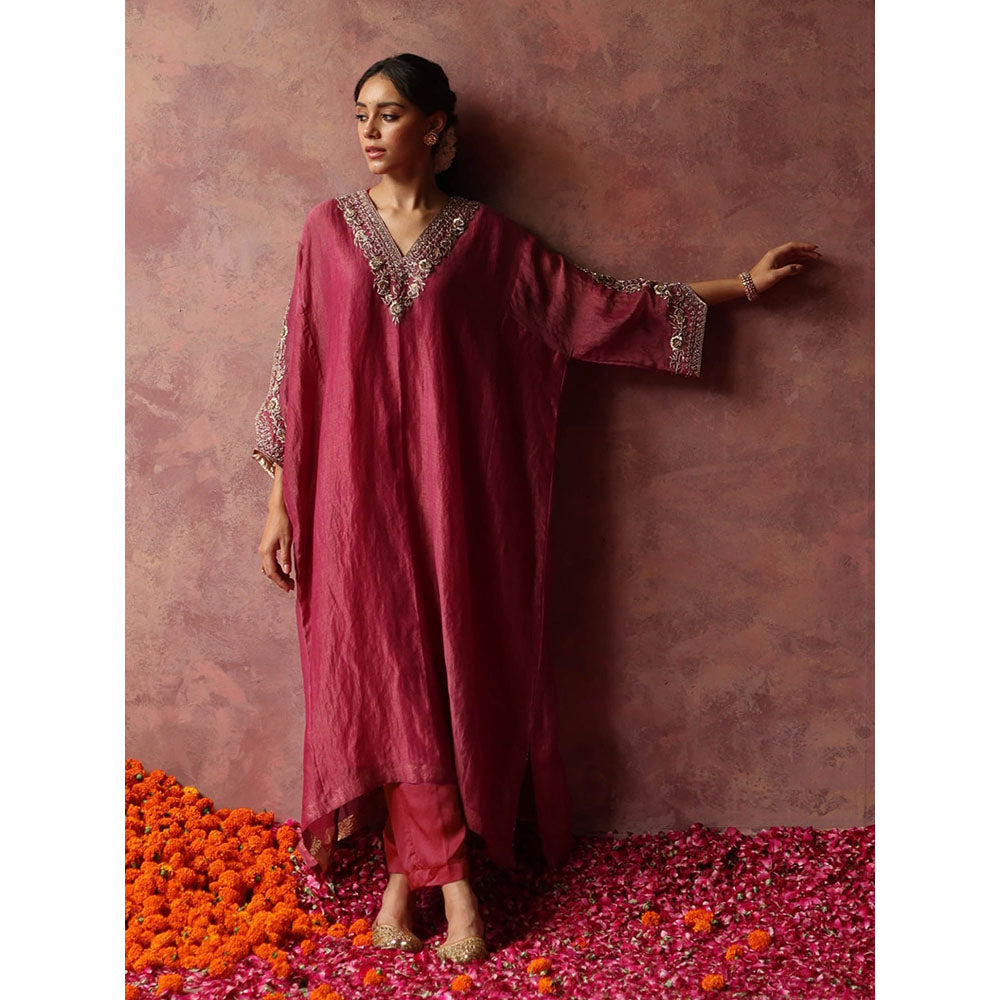 Begum Pret Heer Pink Phiran Kurta (Set of 3)