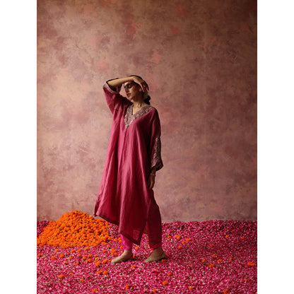 Begum Pret Heer Pink Phiran Kurta (Set of 3)