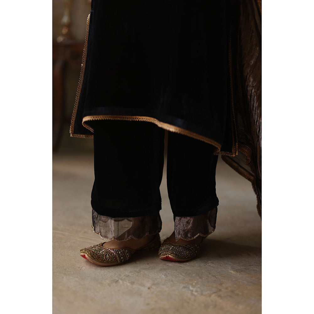 Begum Pret Faiz Midnight Blue Kurta with Pant and Dupatta (Set of 3)