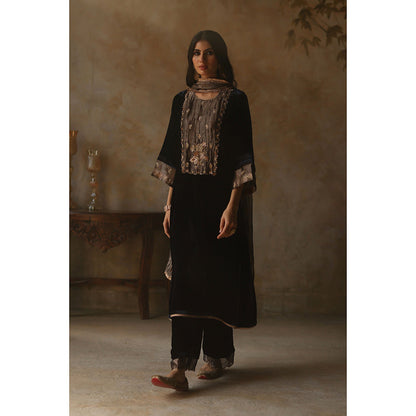 Begum Pret FAIZ Navy Blue Kurta with Pant & Dupatta (Set of 3)