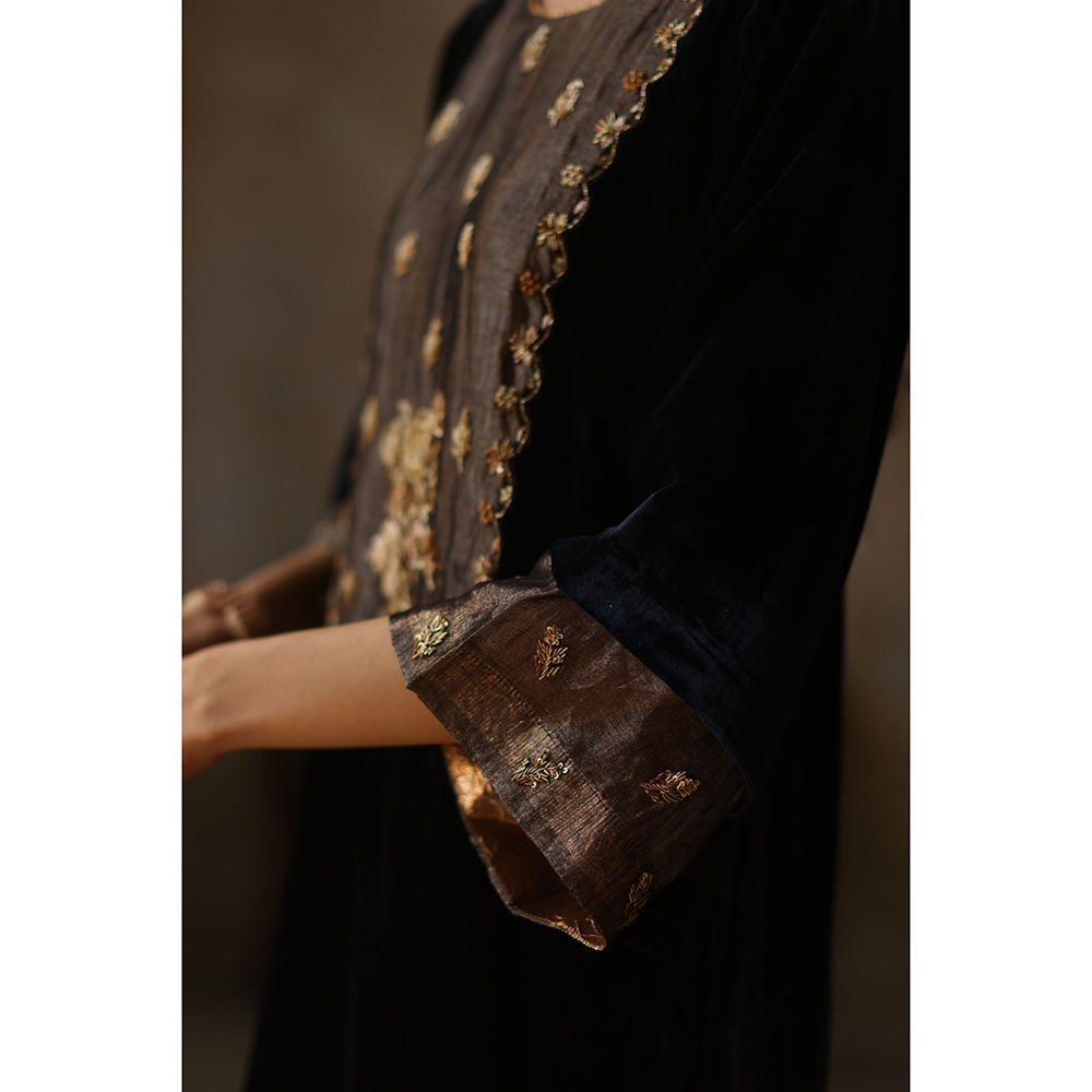 Begum Pret FAIZ Navy Blue Kurta with Pant & Dupatta (Set of 3)