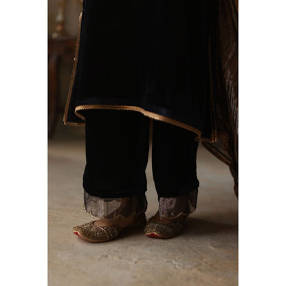 Begum Pret FAIZ Navy Blue Kurta with Pant & Dupatta (Set of 3)