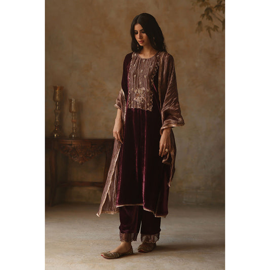 Begum Pret FAIZ Burgundy Kurta with Pant & Dupatta (Set of 3)