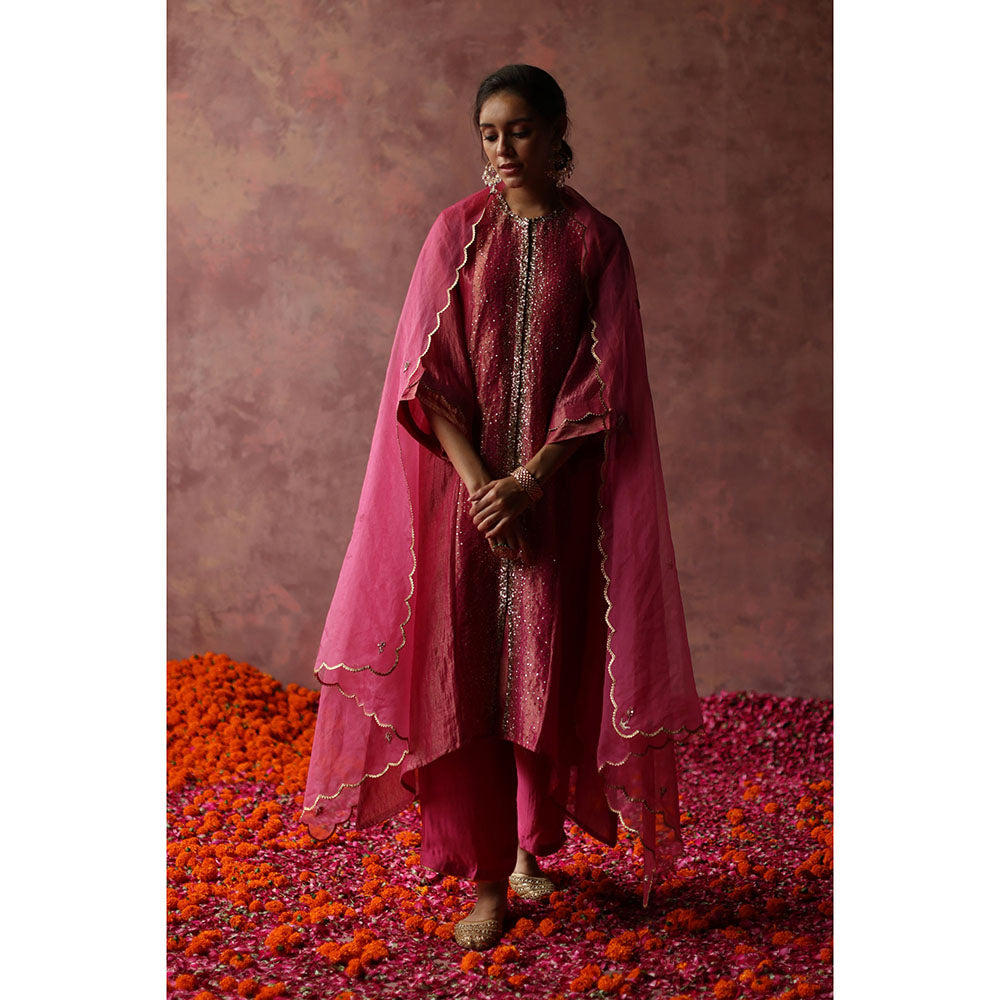 Begum Pret PAAKIZAH Pink Kurta with Pant & Dupatta (Set of 4)