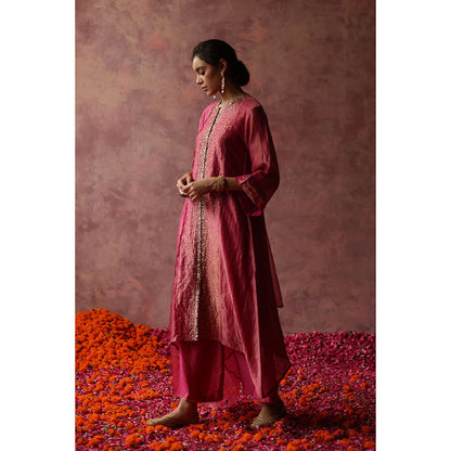 Begum Pret PAAKIZAH Pink Kurta with Pant & Dupatta (Set of 4)